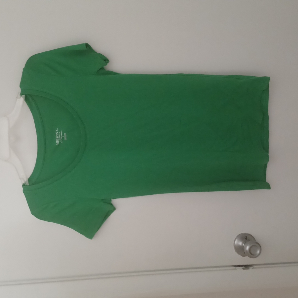 Green short sleeve shirt